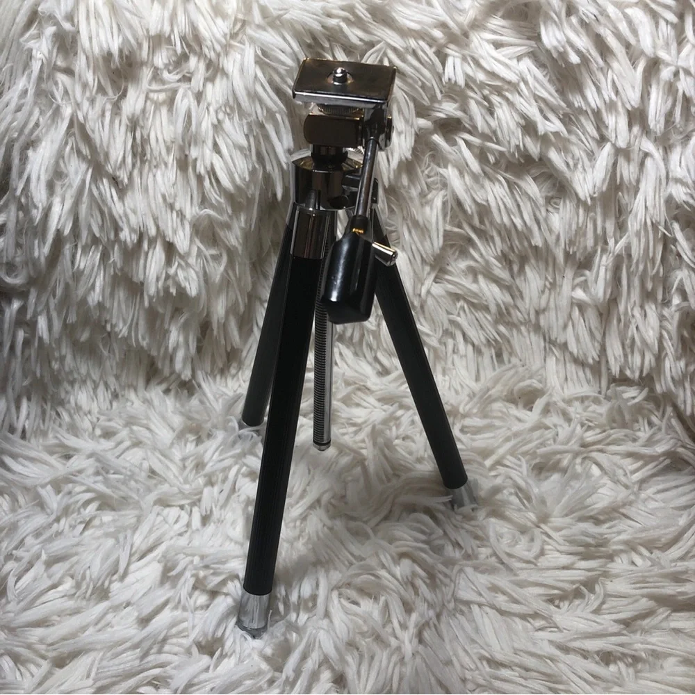 Canon AE-1 Program SLR 35mm Film Camera Body 50mm f1.4 Lens Tripod Vivitar JAPAN